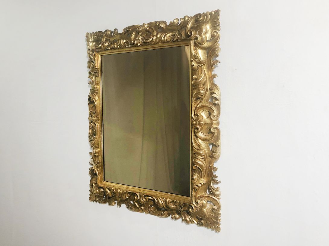Foto Antique Mirror with Golden Detailed Frame h101x87