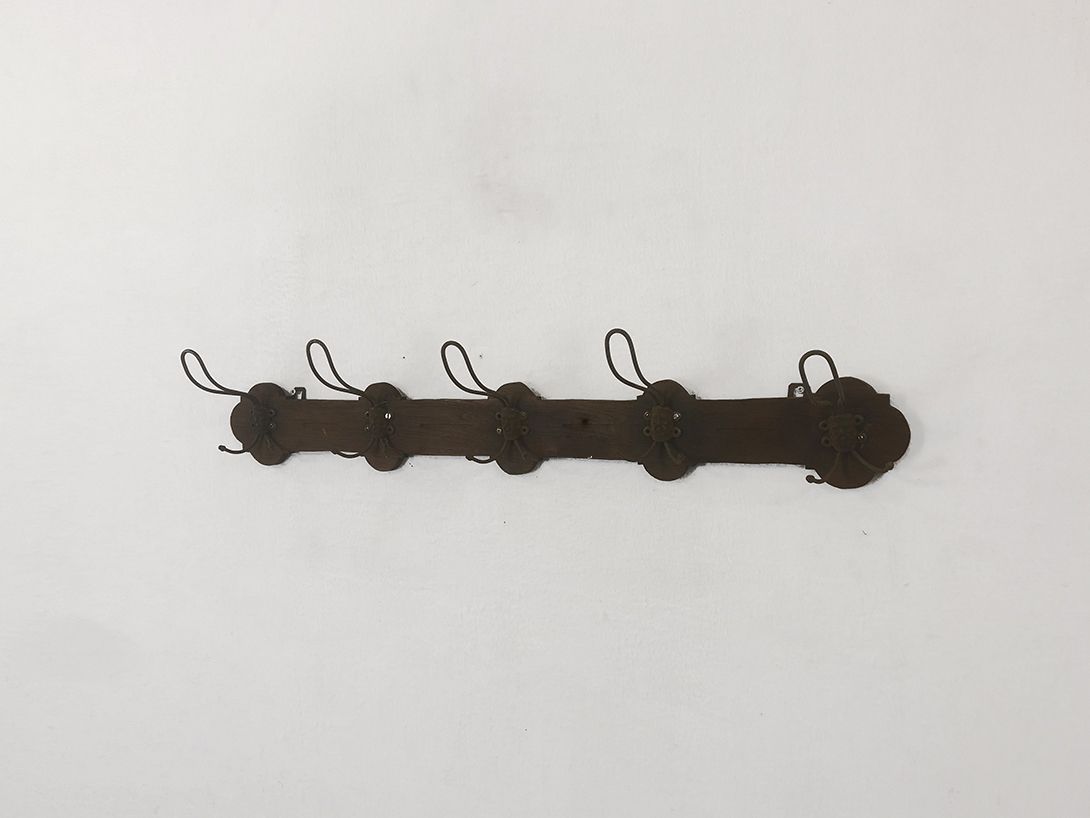 Foto Wooden Coat Hanger