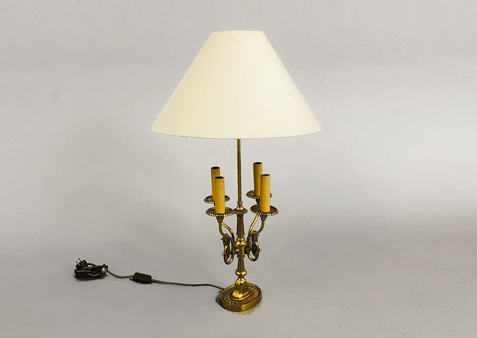 Foto Table Lamp with White Shade and Four Arms h76