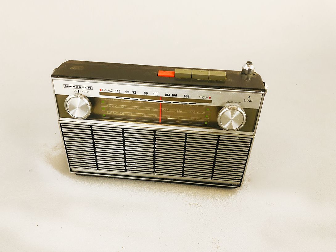 Foto Universum Portable Radio