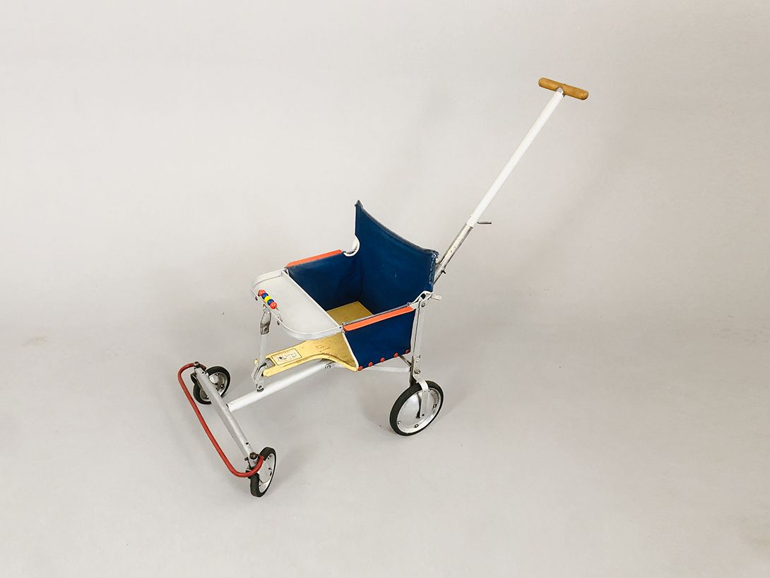Foto Tricycle Buggy with Wooden Seat