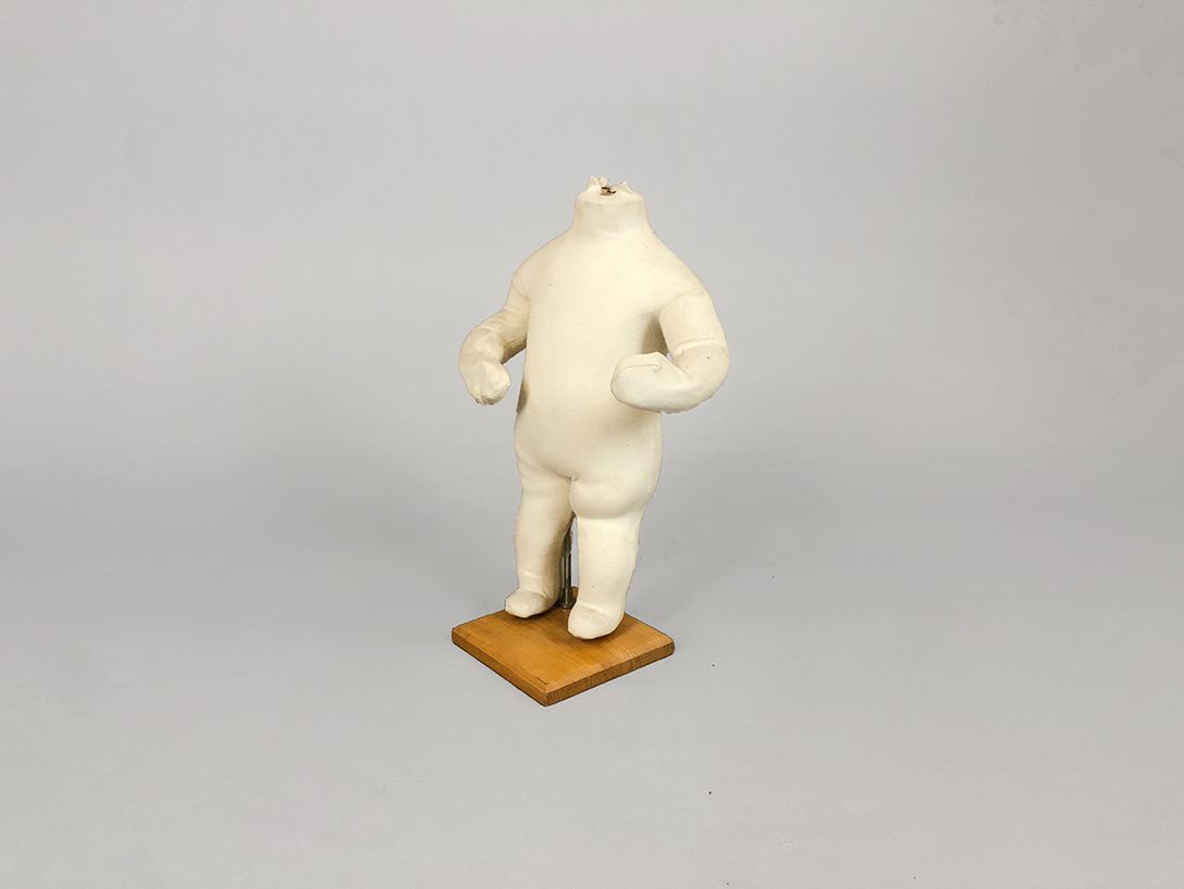 Foto Children Tailor&#8217;s Dummy with Bowed Arms