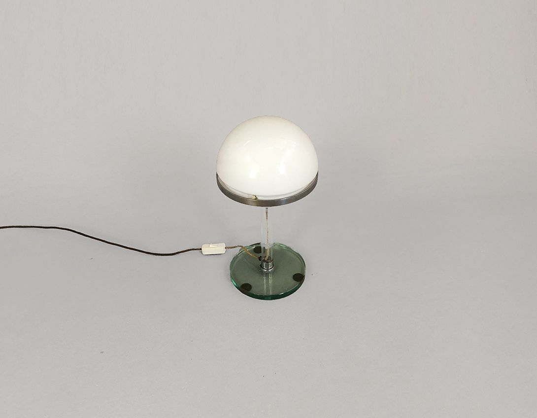 Foto Wagenfeld Table Lamp with Green Glass Stand h45