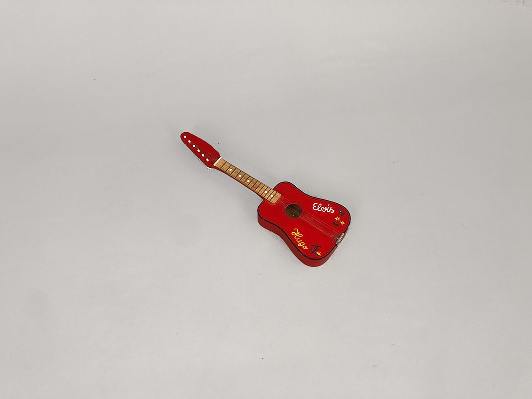 Foto Striking Red Guitar for Children