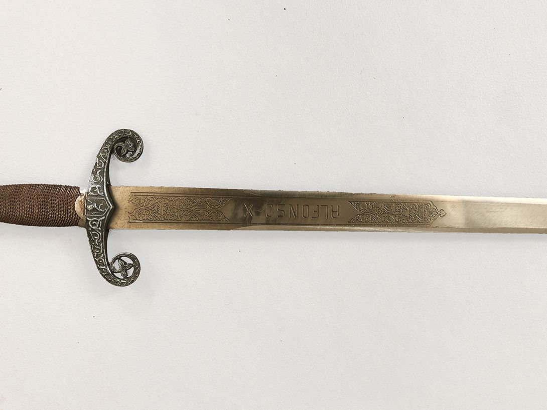 Foto Antique Sword Decorative Spain 1900