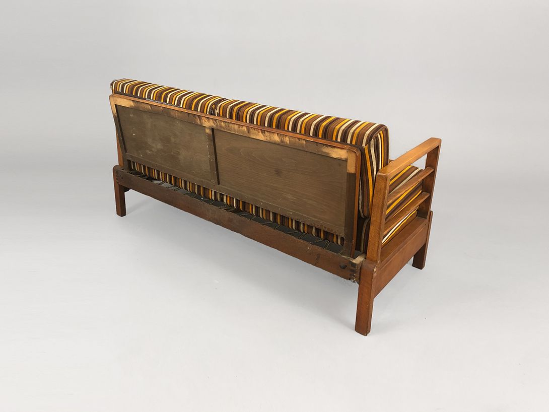 Foto Brown Striped Sofa