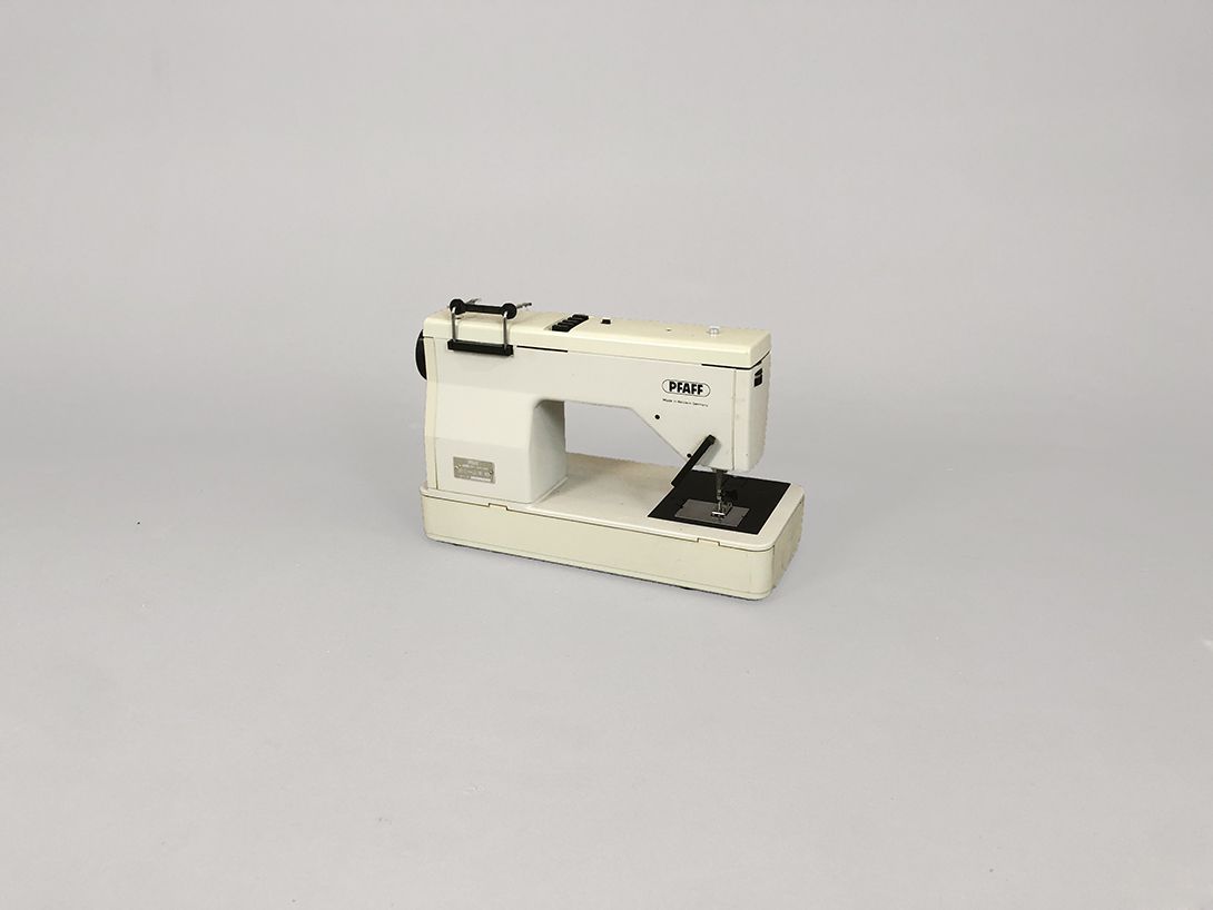 Foto Pfaff Sewing Machine