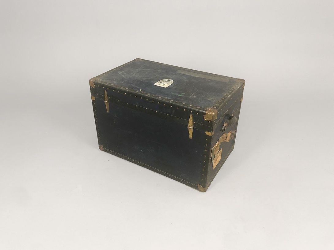 Foto Wooden Black Trunk