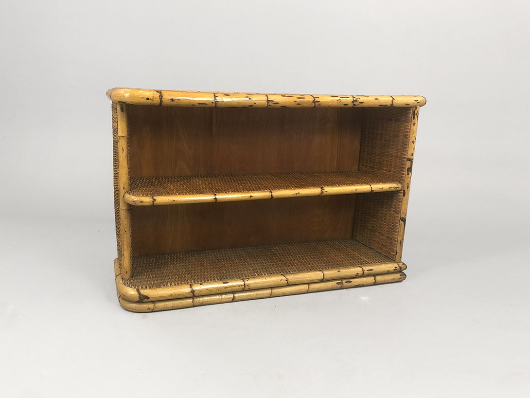 Foto Wicker Shelf with Tile Top