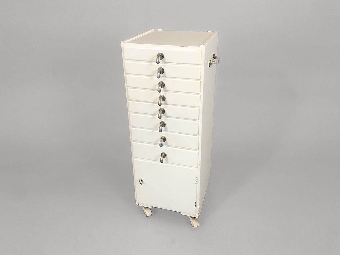 Foto White Medical Container with eight Drawers