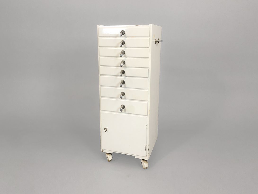Foto White Medical Container with eight Drawers