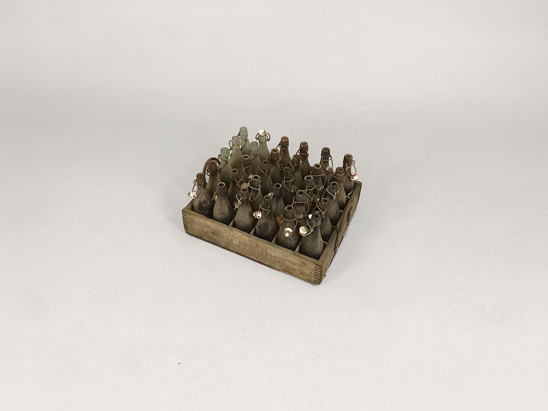 Foto Box with empty Beer Bottles