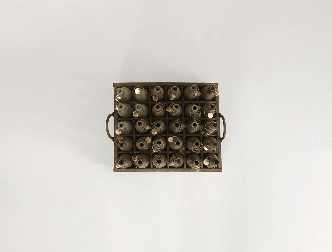 Foto Box with empty Beer Bottles