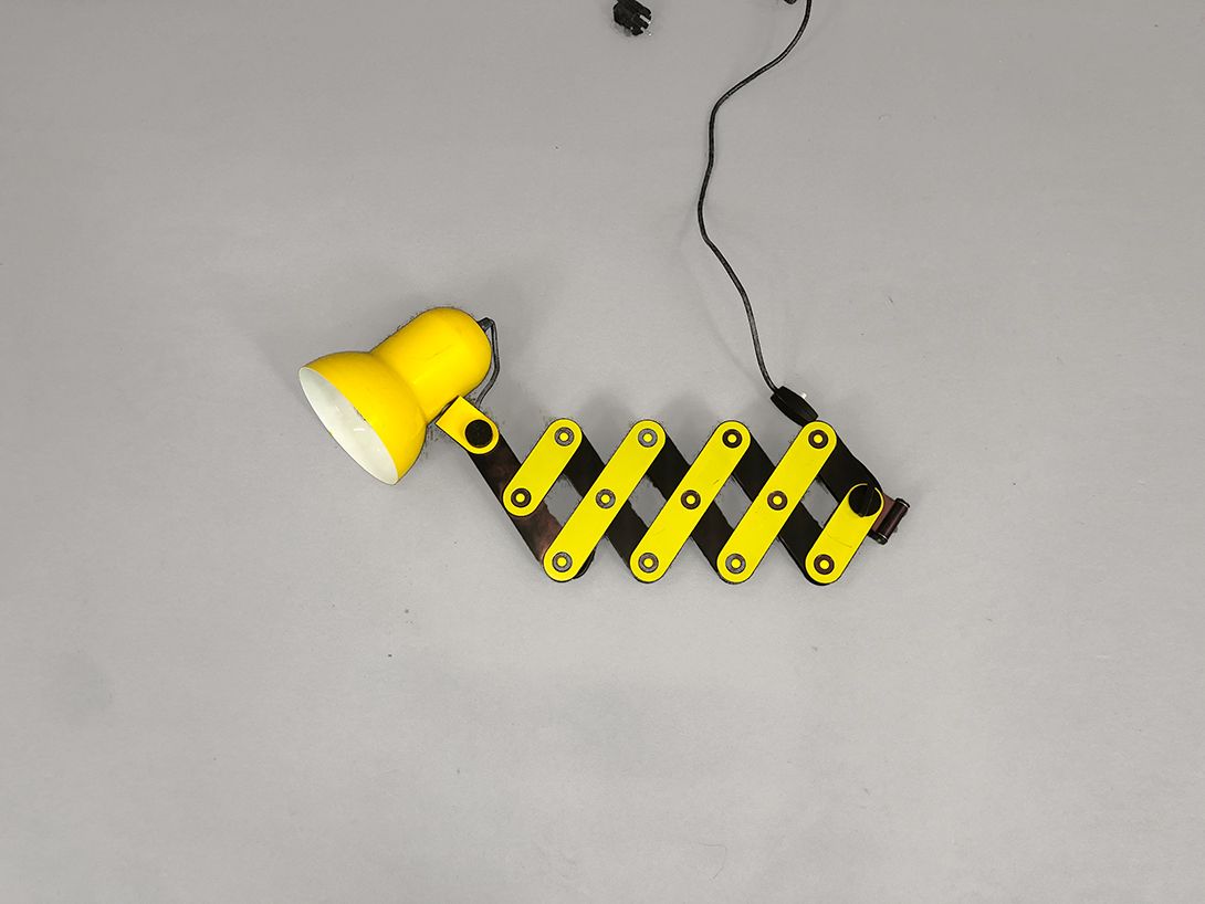 Foto Adjustable Yellow and Black Wall Lamp h20