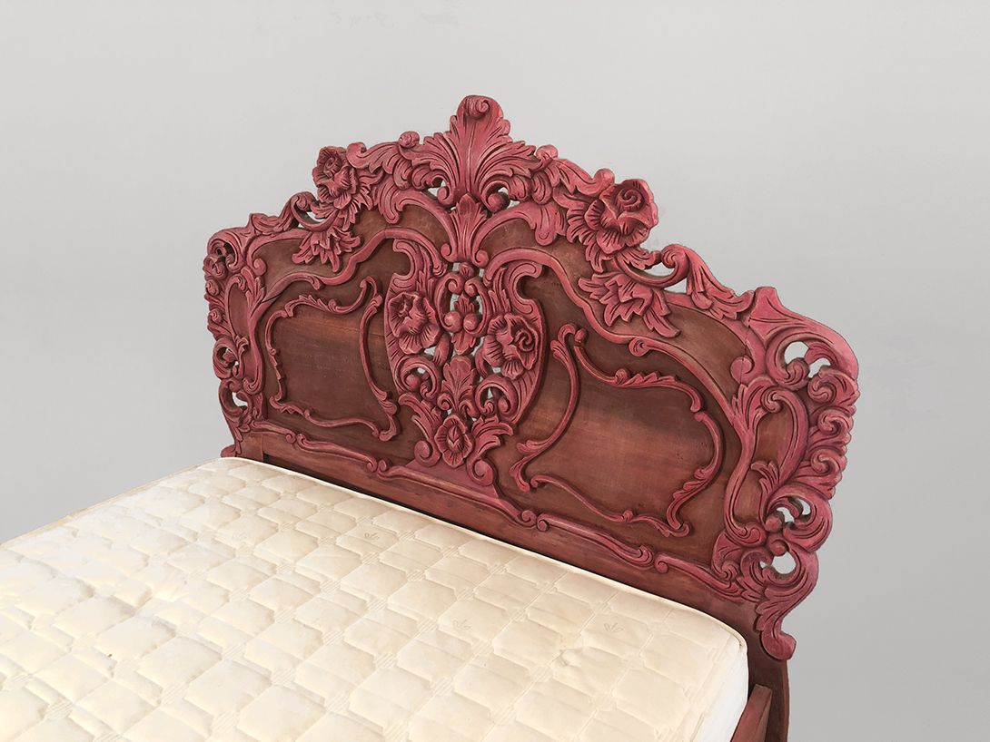 Foto Wooden Ornamental Pink Bed h130x224x134