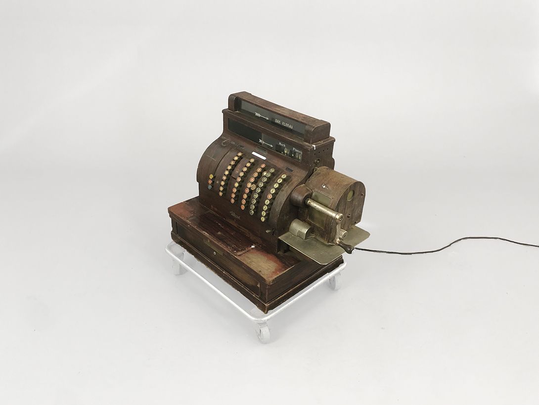 Foto Antique Cash Stand