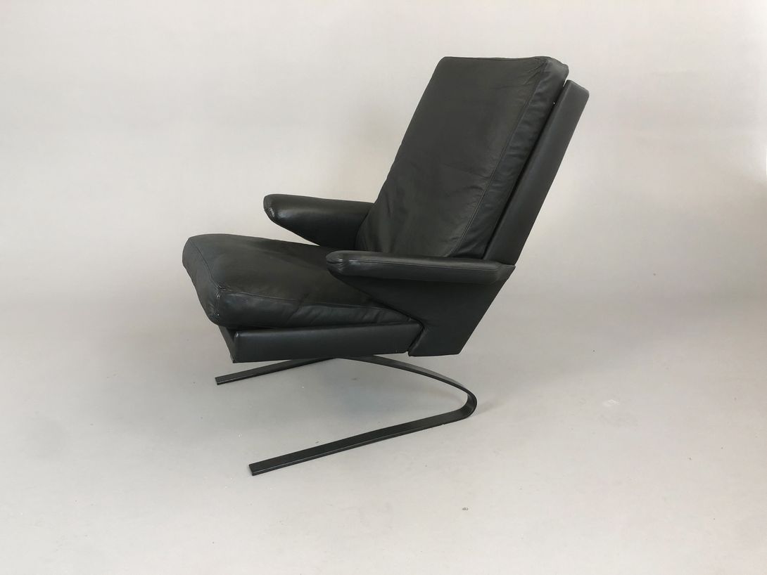 Foto Black Leather COR Swing Armchair by Reinhold Adolf