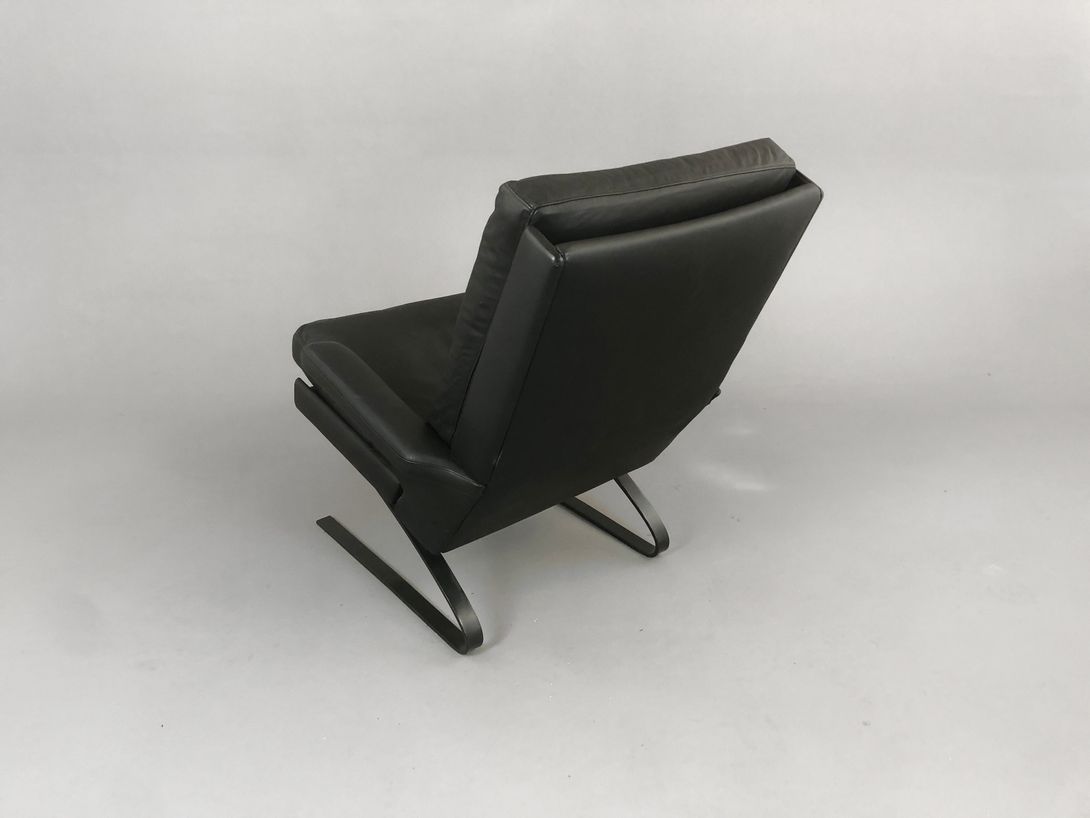 Foto Black Leather COR Swing Armchair by Reinhold Adolf