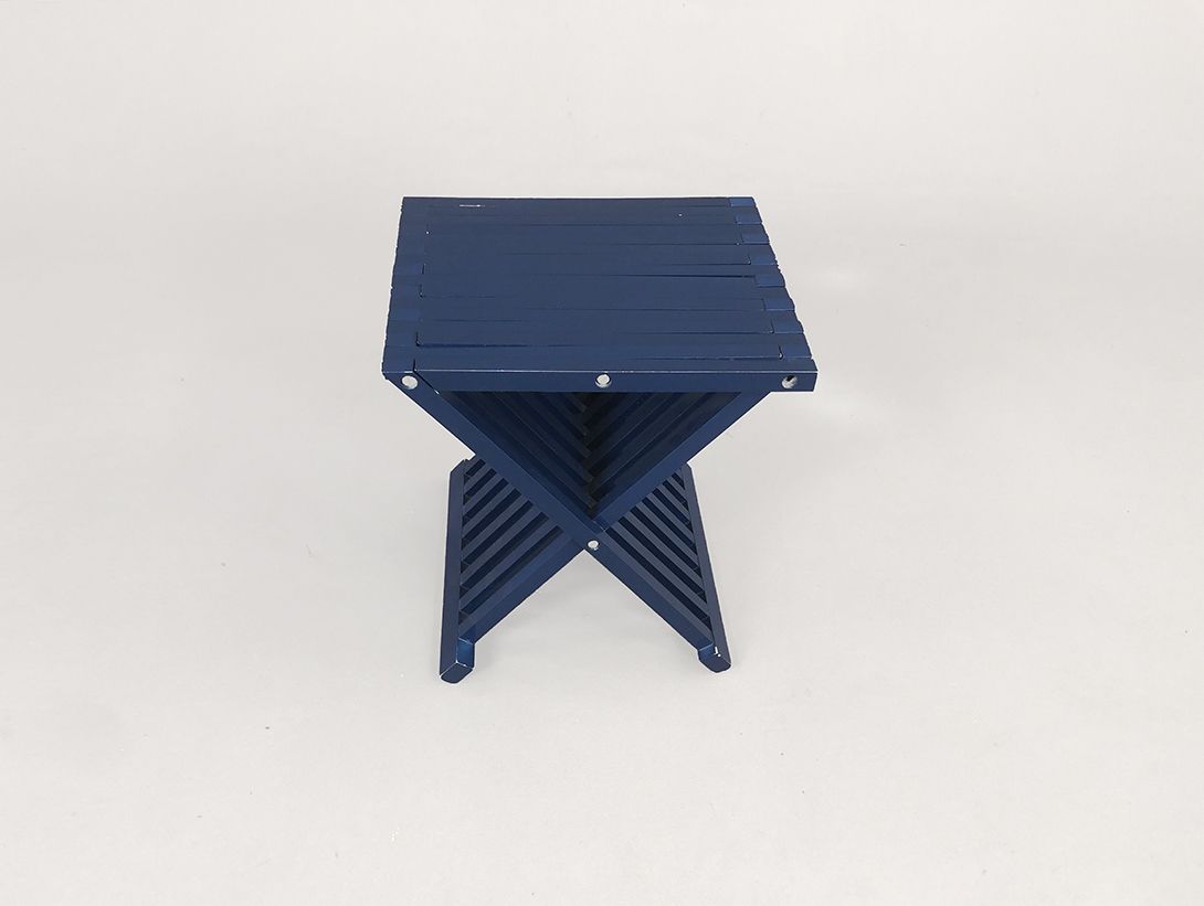 Foto Dark Blue Wooden Folding Stool