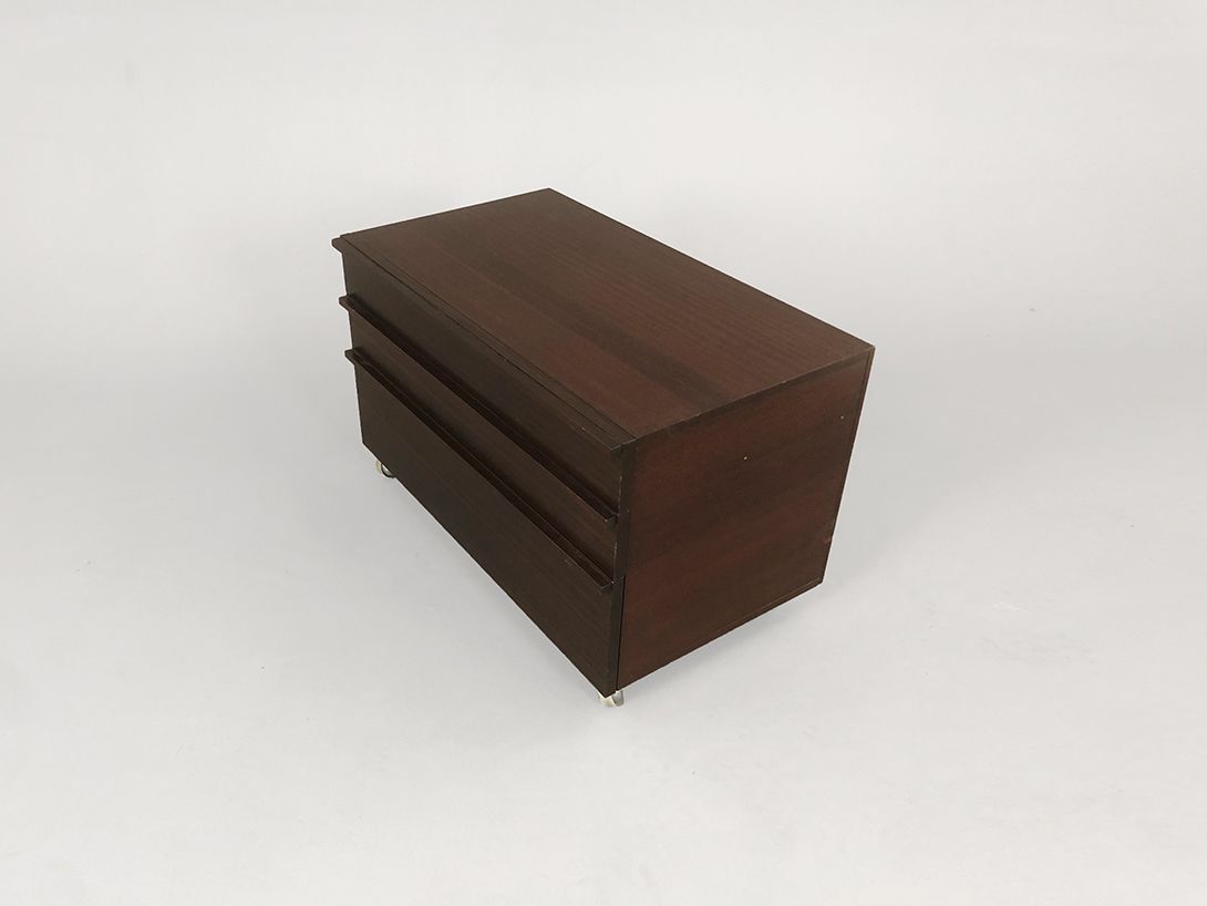Foto Brown Commode with Three Drawers and Wheels H50x80x47
