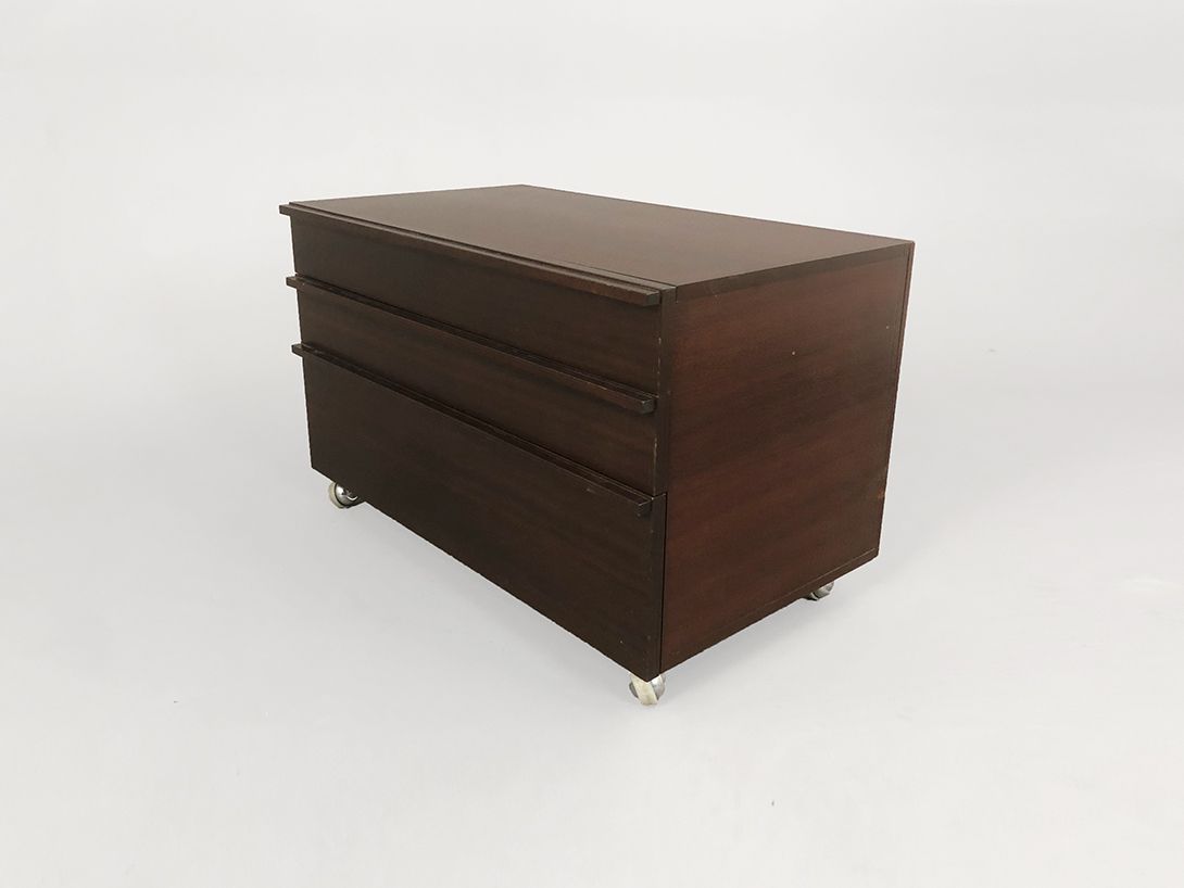 Foto Brown Commode with Three Drawers and Wheels H50x80x47