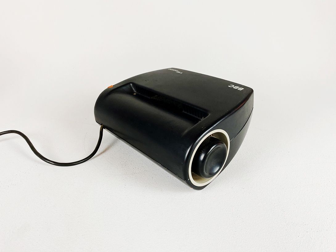 Foto Black Electric Heater TS 2000 h15x29x20