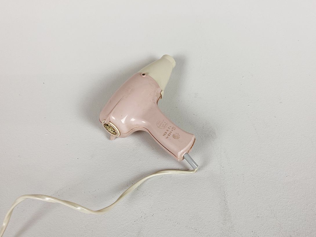 Foto Soft Pink Moulinex Hairdryer, 1960 h16x18x7