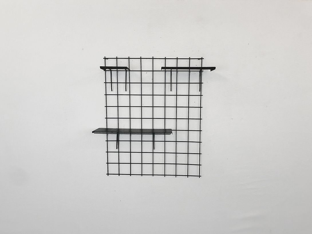 Foto Black Grid Wall Unit with Perforated Metal Shelves 2 of 3