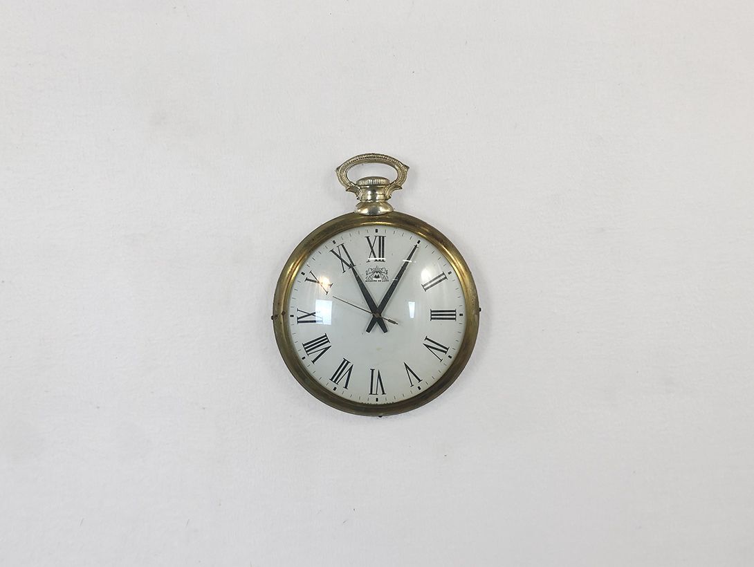 Foto Wall Clock looks like Pocket Watch