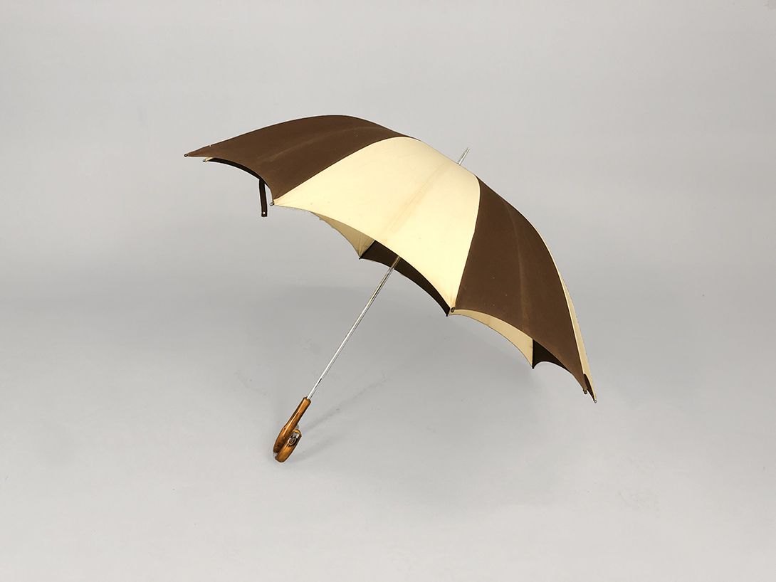 Foto Beige and Brown Umbrella