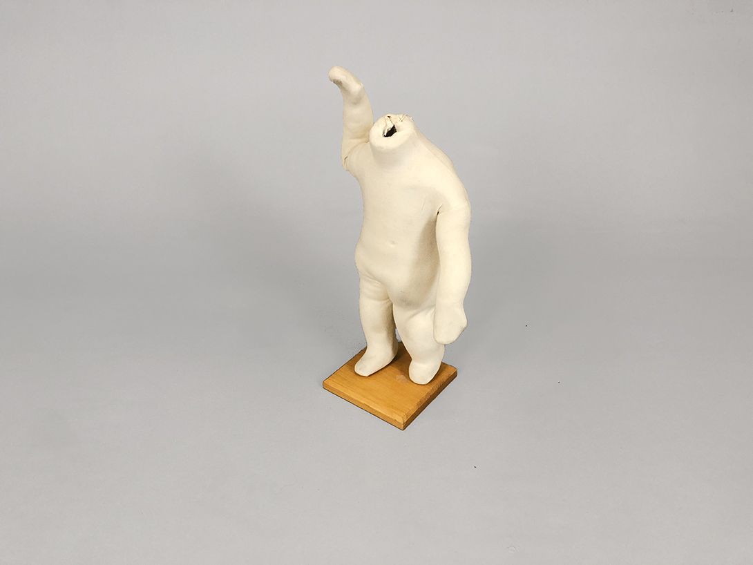 Foto Children Tailor&#8217;s Dummy Right Hand Above