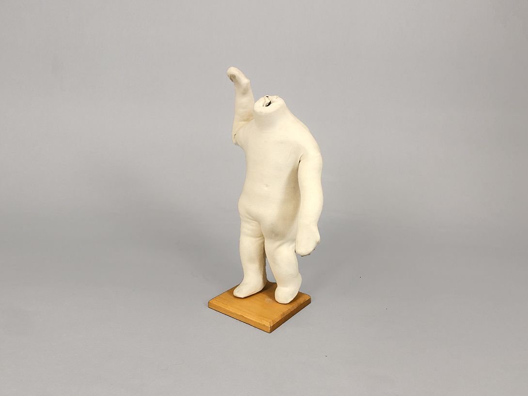 Foto Children Tailor&#8217;s Dummy Right Hand Above