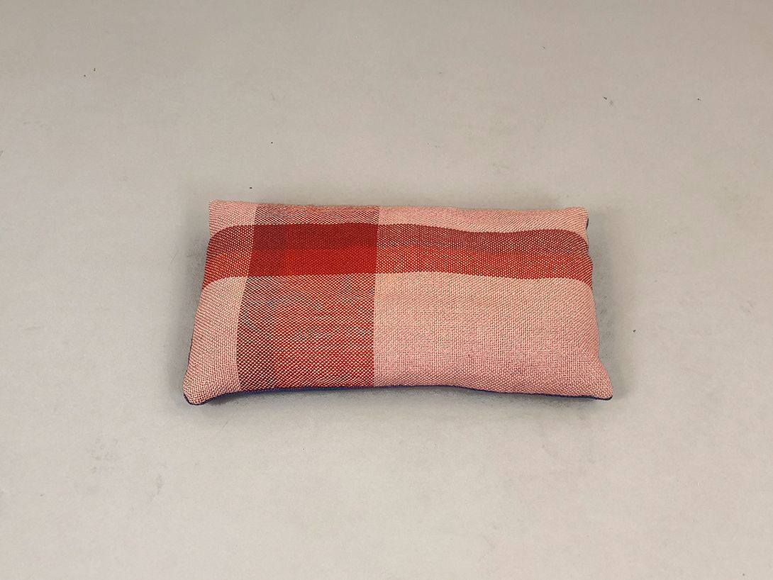 Foto Red Checkered Pillow 33x60cm