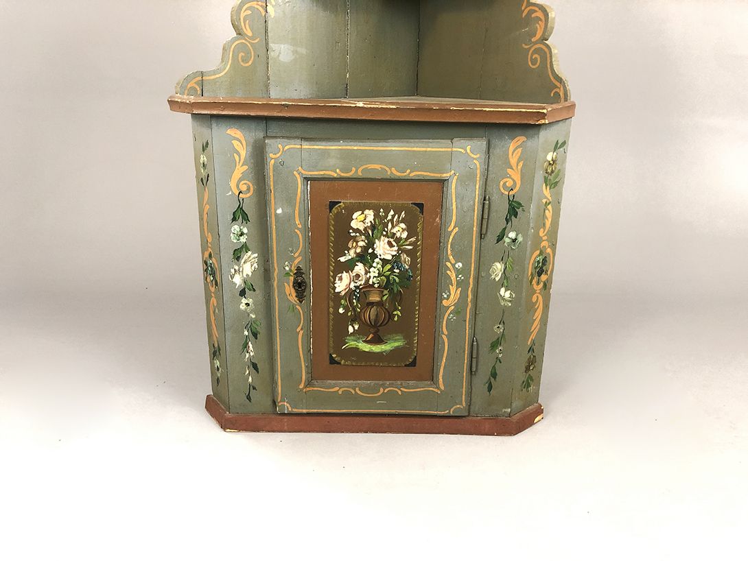 Foto Green Corner Farmer Folklore Painted Antique Cabinet