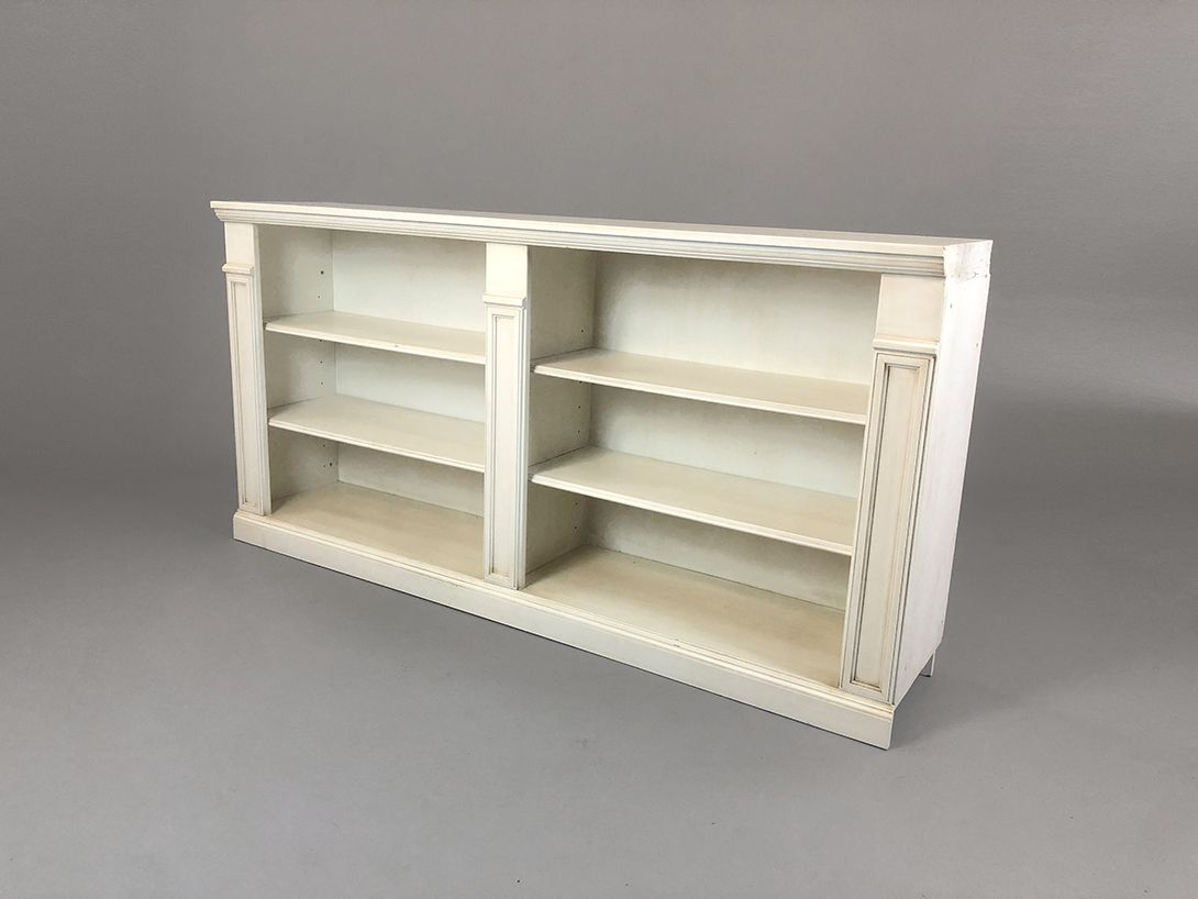 Foto Antique White German Bookshelf 1910