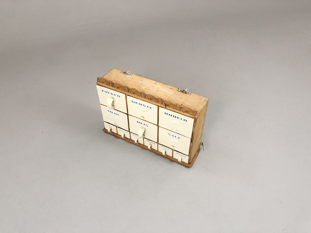 Foto Wooden Kitchen Shelf Ceramic Utensilio 1920
