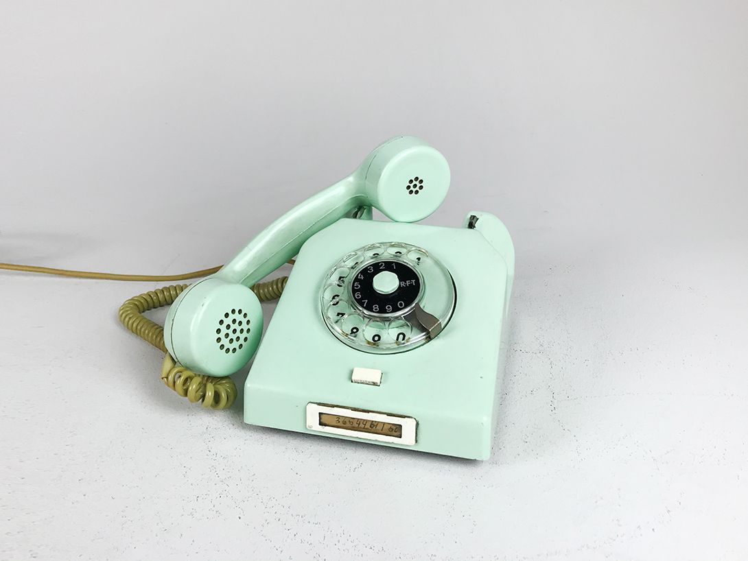 Foto Turquoise Telephone W58 GDR Kunsthochschule Weißensee h12x14x19