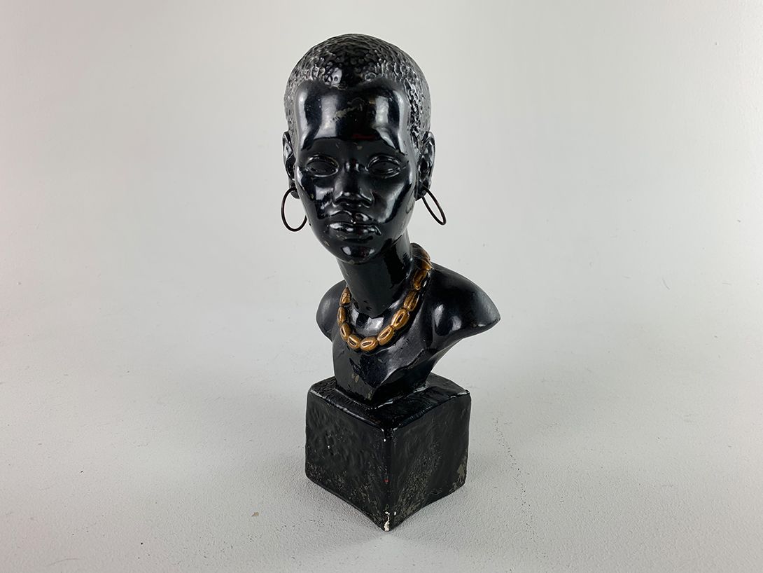 Foto Small African Bust with Hoop Earrings h35x13x10