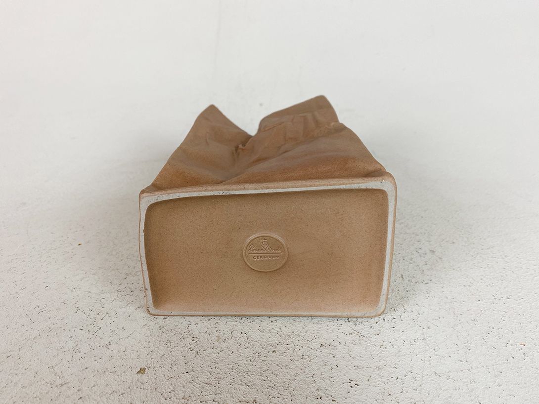 Foto Porcelain Vase in Paper Bag Look, Tapio Wirkkala for Rosenthal, Germany