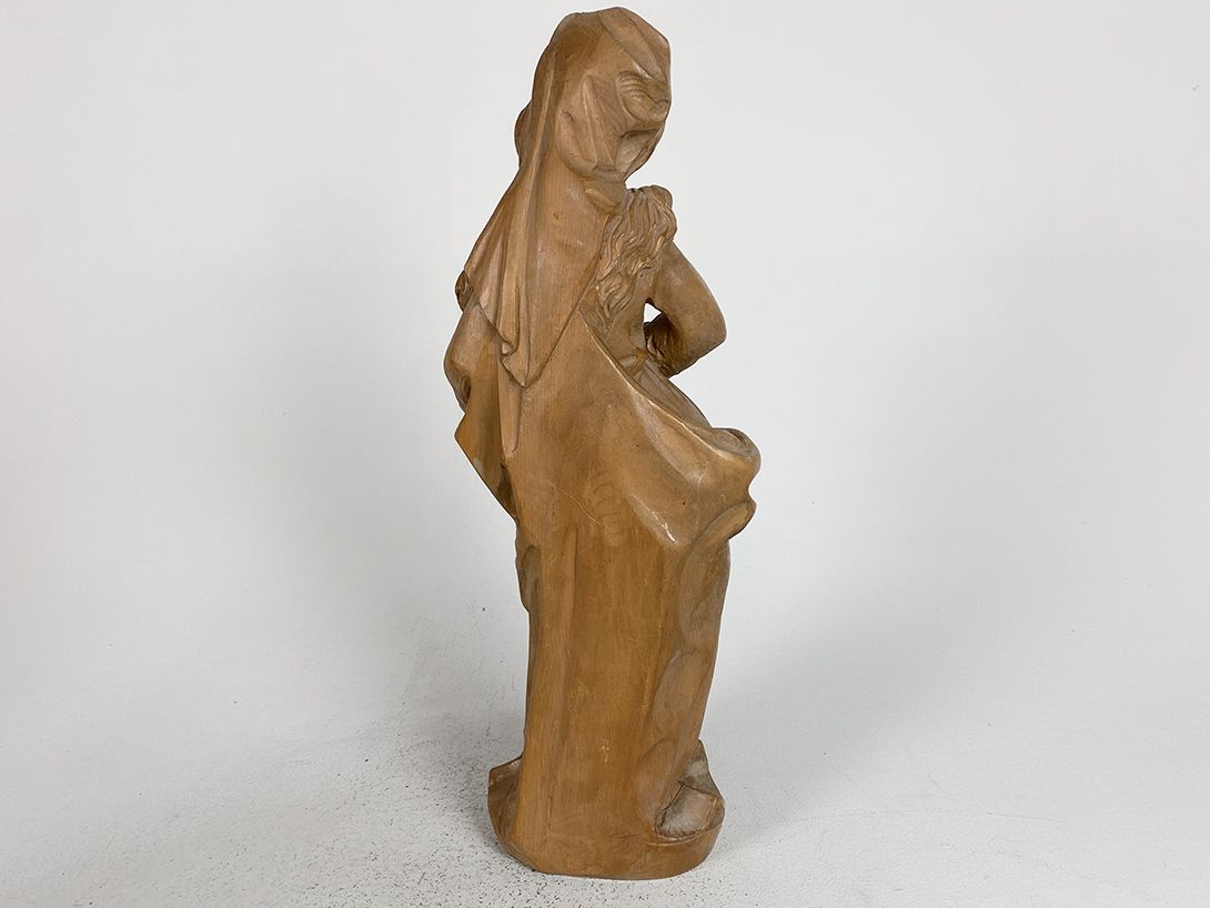 Foto Mother Mary with Child carved in Wood