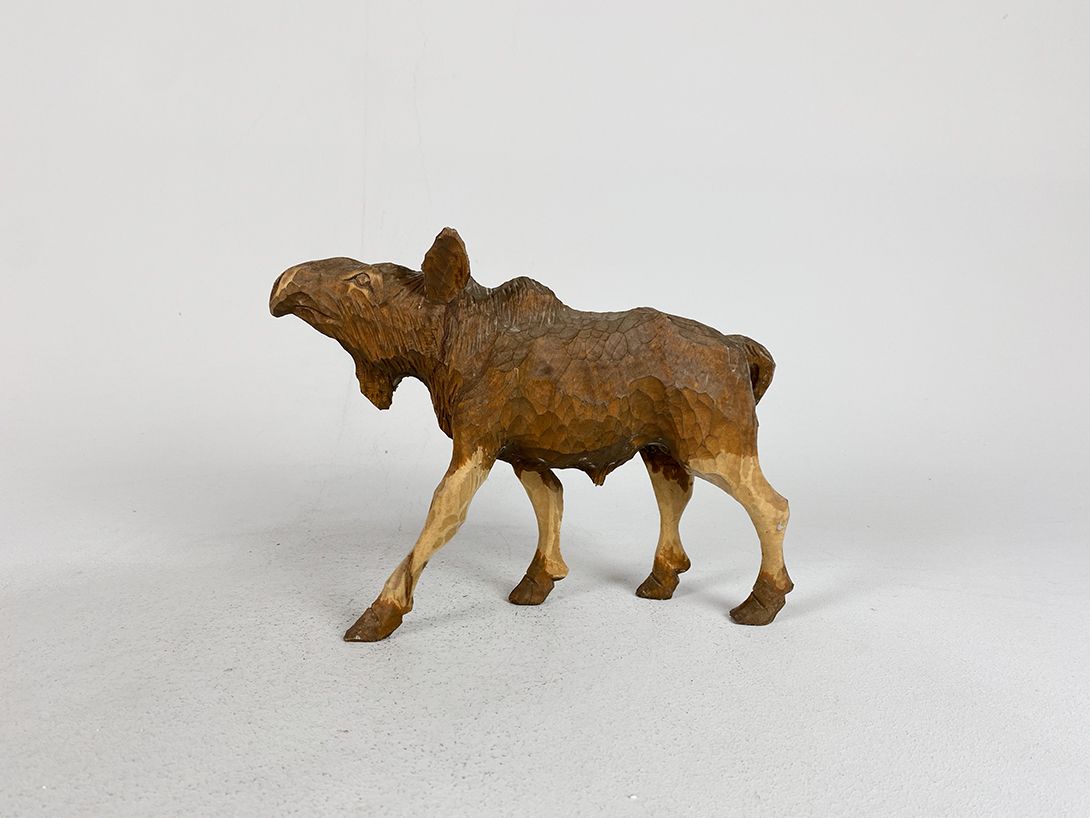 Foto Elk Carved from Wood