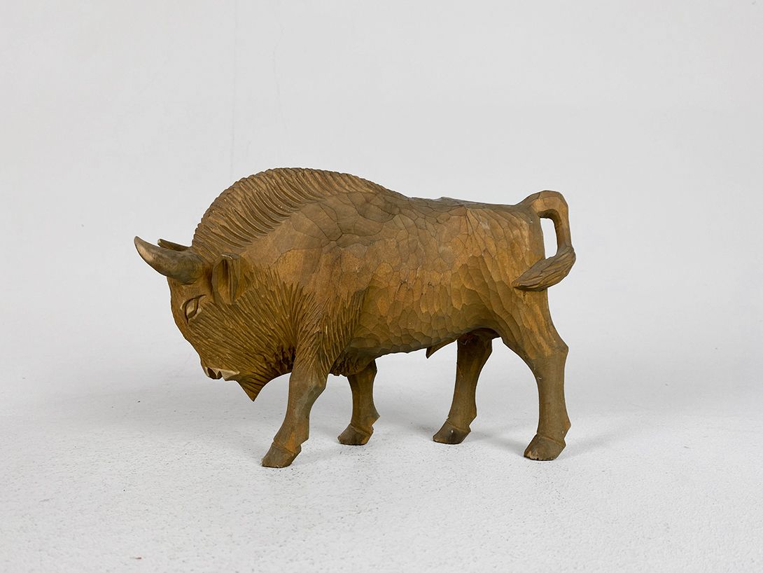 Foto Wooden Carved Bull h18x9x26