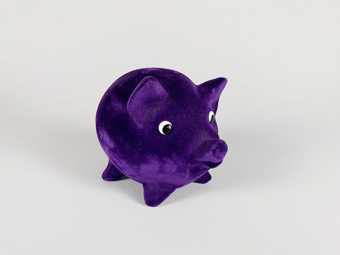 Foto Purple Velvet Piggy Bank