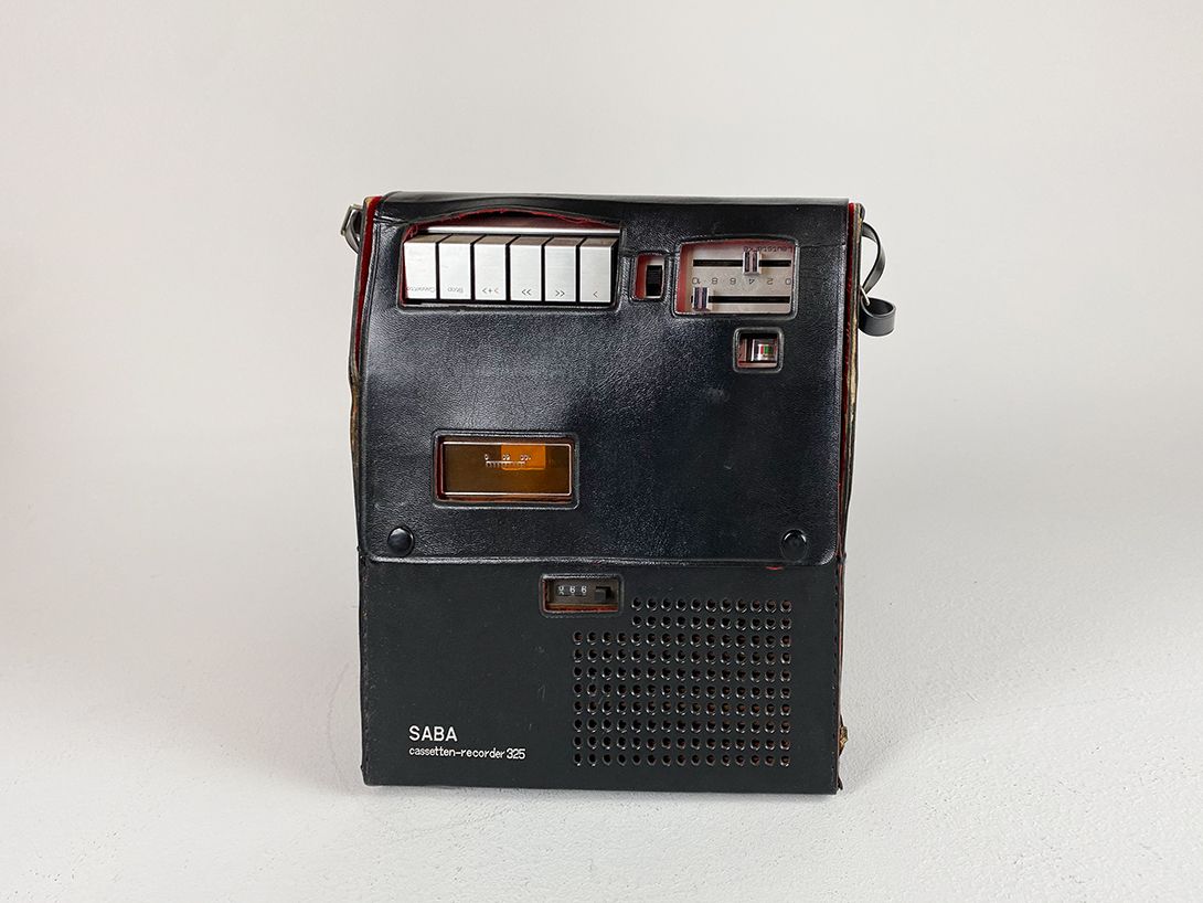 Foto Tape Recorder in Leather Bag, Germany