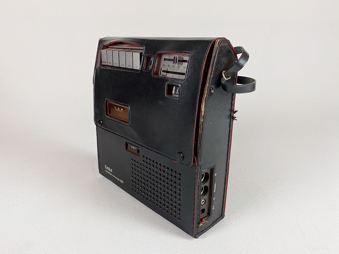 Foto Tape Recorder in Leather Bag, Germany