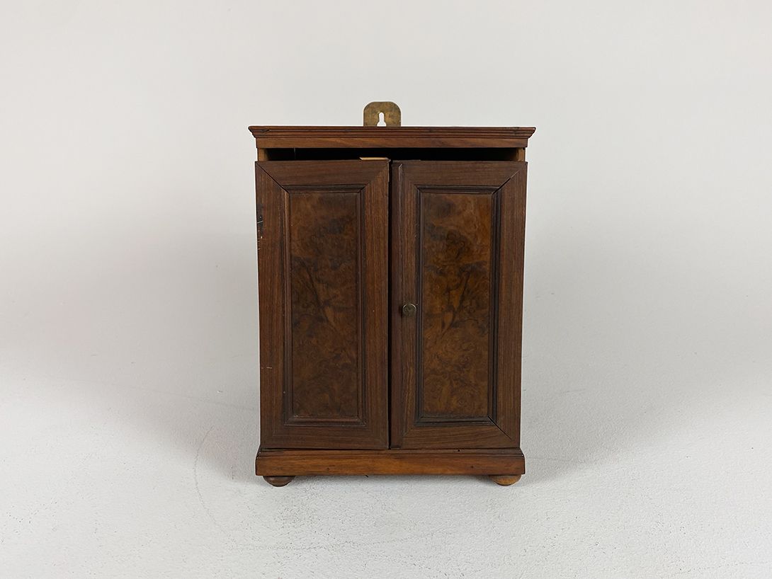 Foto Wooden Wall Cabinet h26x19x23