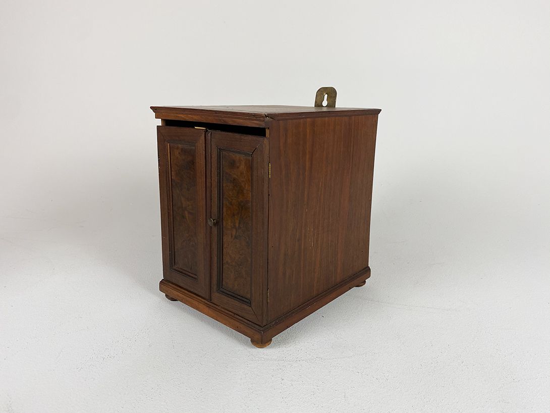 Foto Wooden Wall Cabinet h26x19x23