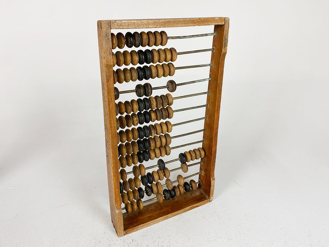 Foto Pure Wooden Abacus with Bright and Dark Beads h47