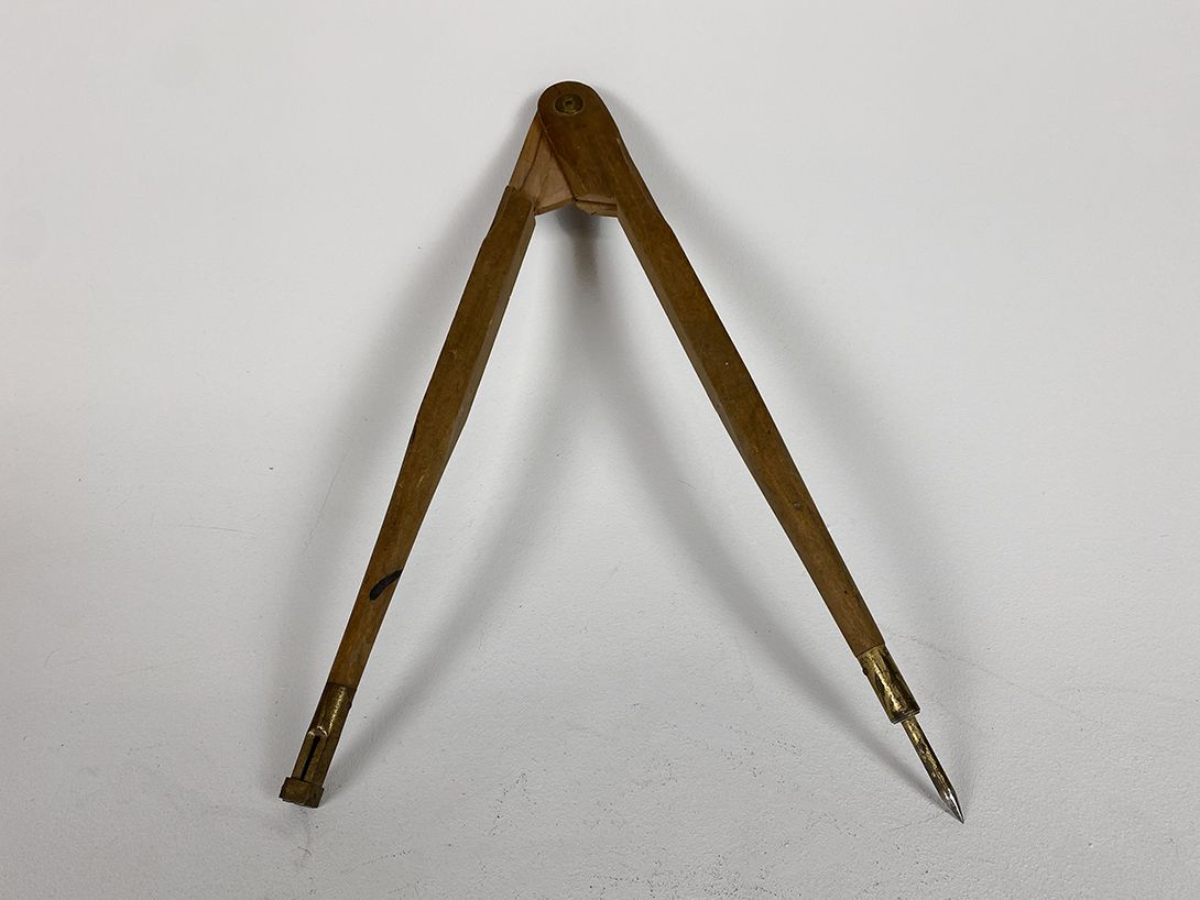 Foto Huge Compass Divider