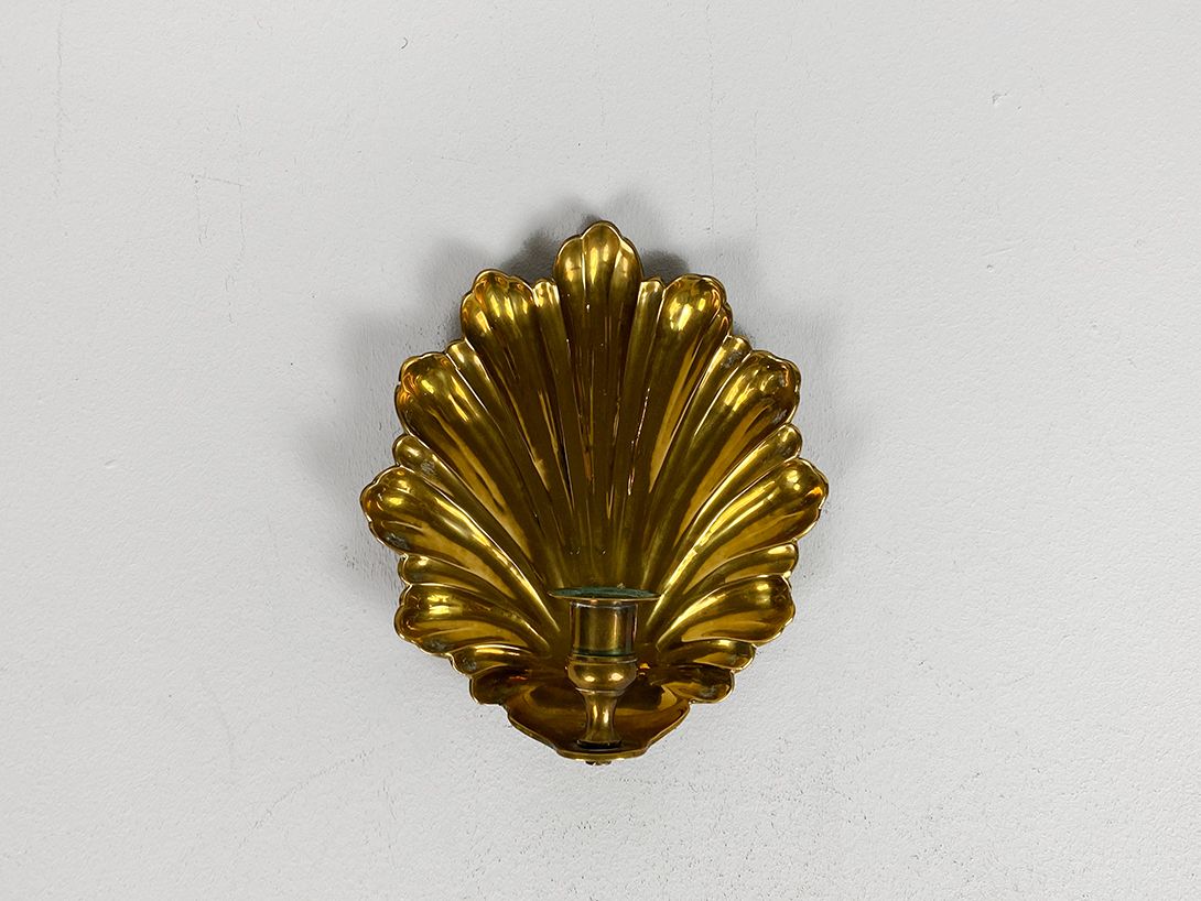 Foto Brass Wall Candle Holder in Shell Shape